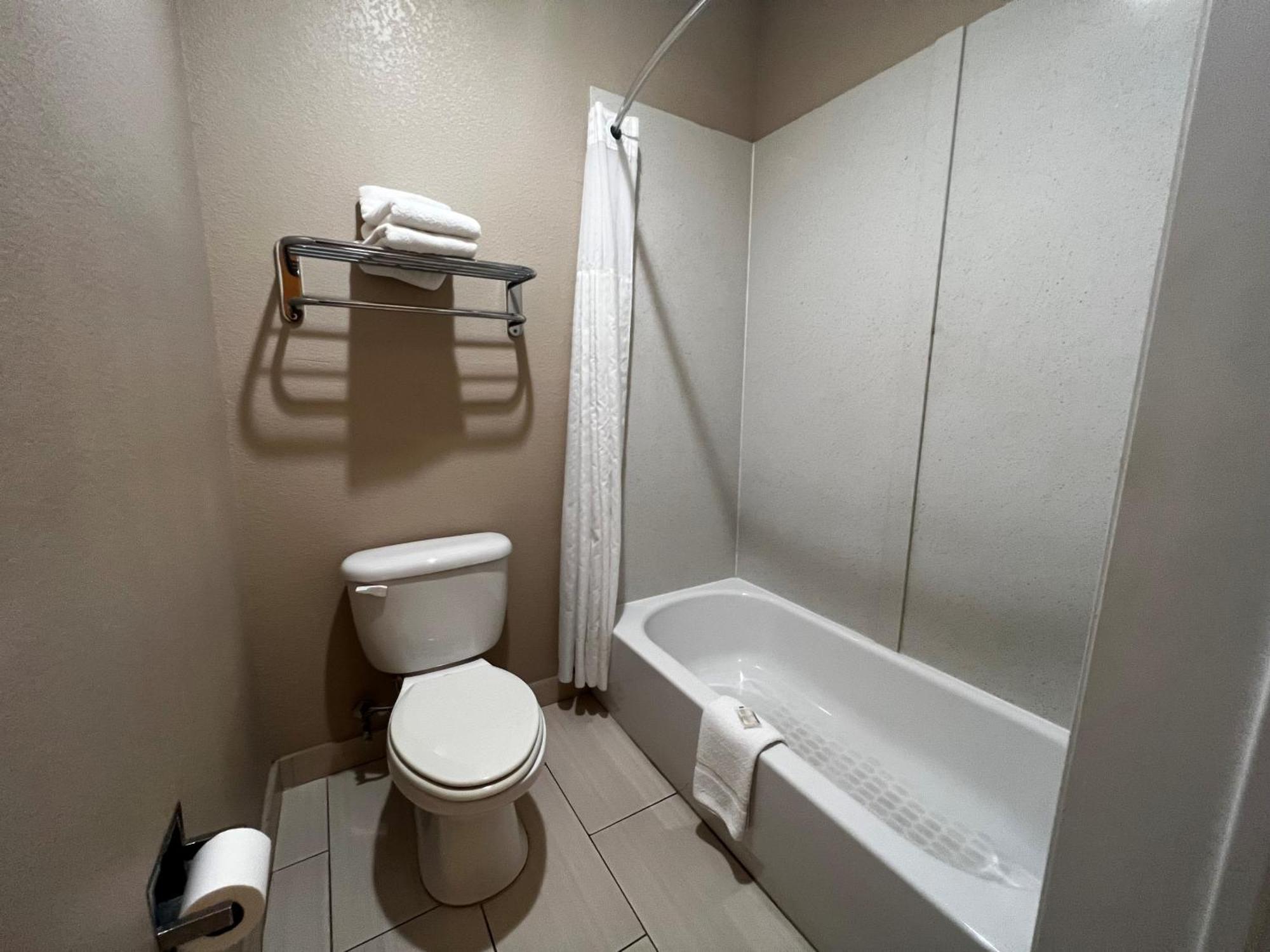 Super 8 By Wyndham Center Motel Ngoại thất bức ảnh